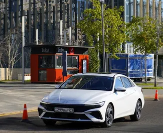 Vista frontale di un noleggio Hyundai Elantra ad Almaty, Kazakistan ✓ Auto #14735. ✓ Cambio Automatico TM ✓ 0 recensioni.