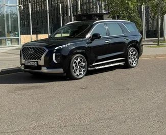 Hyundai Palisade 2021 disponibile per il noleggio ad Almaty, con limite di chilometraggio di illimitato.