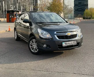 Vista frontale di un noleggio Chevrolet Cobalt ad Almaty, Kazakistan ✓ Auto #14734. ✓ Cambio Automatico TM ✓ 0 recensioni.