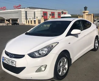 Vista frontale di un noleggio Hyundai Elantra a Tbilisi, Georgia ✓ Auto #14794. ✓ Cambio Automatico TM ✓ 0 recensioni.