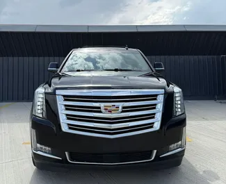 Motore Benzina da 6,2L di Cadillac Escalade 2019 per il noleggio a Tbilisi.