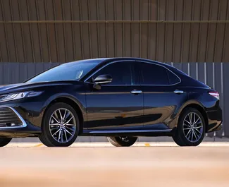 Noleggio auto Toyota Camry 2023 in Georgia, con carburante Benzina e 180 cavalli di potenza ➤ A partire da 160 GEL al giorno.
