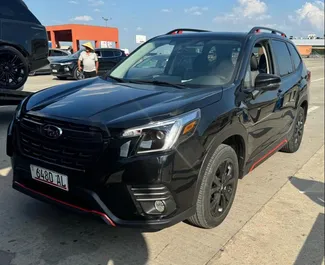 Vista frontale di un noleggio Subaru Forester a Tbilisi, Georgia ✓ Auto #14721. ✓ Cambio Automatico TM ✓ 0 recensioni.