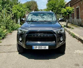 Vista frontale di un noleggio Toyota 4 Runner a Tbilisi, Georgia ✓ Auto #14755. ✓ Cambio Automatico TM ✓ 0 recensioni.
