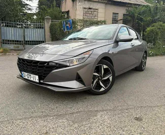 Vista frontale di un noleggio Hyundai Elantra a Tbilisi, Georgia ✓ Auto #14758. ✓ Cambio Automatico TM ✓ 1 recensioni.