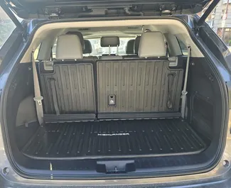 Noleggio auto Toyota Highlander 2023 in Georgia, con carburante Benzina e 100 cavalli di potenza ➤ A partire da 210 GEL al giorno.