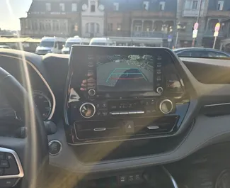 Noleggio Toyota Highlander. Auto Comfort, Premium, Crossover per il noleggio in Georgia ✓ Cauzione di Senza deposito ✓ Opzioni assicurative RCT, FDW, Furto, Senza deposito.