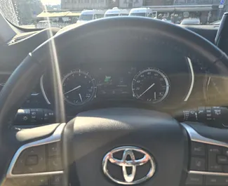 Motore Benzina da 3,5L di Toyota Highlander 2023 per il noleggio a Tbilisi.