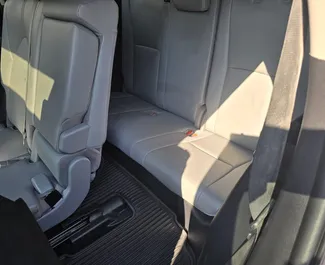 Toyota Highlander 2023 con sistema A trazione integrale, disponibile a Tbilisi.
