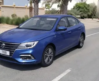 Vista frontale di un noleggio MG 5 a Dubai, Emirati Arabi Uniti ✓ Auto #14761. ✓ Cambio Automatico TM ✓ 0 recensioni.