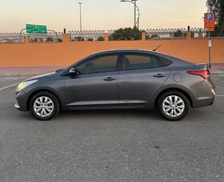 Noleggio Hyundai Accent. Auto Economica per il noleggio negli Emirati Arabi Uniti ✓ Cauzione di Senza deposito ✓ Opzioni assicurative RCT, SCDW, FDW, Passeggeri, Furto, Senza deposito.