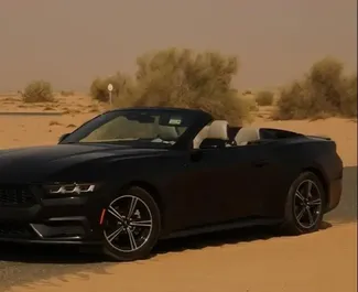 Ford Mustang Cabrio 2025 con sistema A trazione posteriore, disponibile a Dubai.