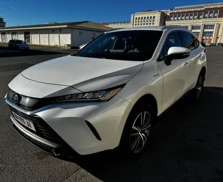 Vista frontale di un noleggio Toyota Venza a Tbilisi, Georgia ✓ Auto #14808. ✓ Cambio Automatico TM ✓ 0 recensioni.