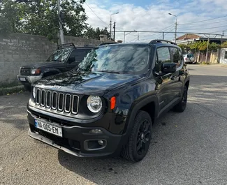 Vista frontale di un noleggio Jeep Renegade a Tbilisi, Georgia ✓ Auto #14819. ✓ Cambio Automatico TM ✓ 0 recensioni.