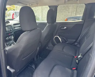 Jeep Renegade 2018 con sistema A trazione integrale, disponibile a Tbilisi.