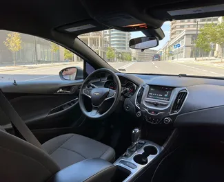 Noleggio auto Chevrolet Cruze 2018 in Azerbaigian, con carburante Benzina e 140 cavalli di potenza ➤ A partire da 42 AZN al giorno.