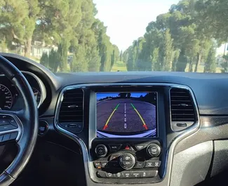 Jeep Grand Cherokee 2020 con sistema A trazione integrale, disponibile a Tbilisi.