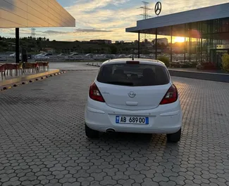 Noleggio Opel Corsa. Auto Economica per il noleggio in Albania ✓ Cauzione di Deposito di 100 EUR ✓ Opzioni assicurative RCT, All'estero.
