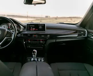 Noleggio BMW X5. Auto Premium, Crossover per il noleggio in Georgia ✓ Cauzione di Deposito di 500 GEL ✓ Opzioni assicurative RCT, CDW.