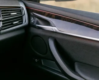 BMW X5 2017 con sistema A trazione integrale, disponibile a Tbilisi.