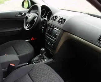 Skoda Yeti 2018 disponibile per il noleggio a Minsk, con limite di chilometraggio di 300 km/giorno.