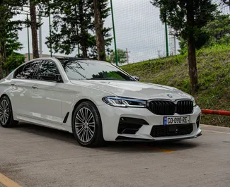Motore Benzina da 3,0L di BMW 530d 2017 per il noleggio a Tbilisi.