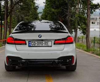 Noleggio auto BMW 530d 2017 in Georgia, con carburante Benzina e 335 cavalli di potenza ➤ A partire da 243 GEL al giorno.