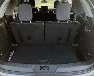 Ford Explorer 2022 con sistema A trazione integrale, disponibile a Minsk.