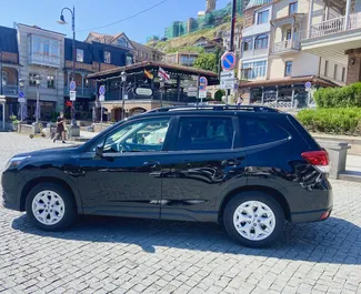 Subaru Forester 2023 disponibile per il noleggio a Tbilisi, con limite di chilometraggio di illimitato.