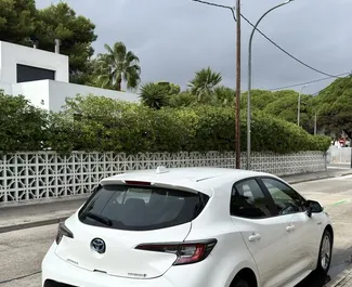 Noleggio Toyota Corolla. Auto Economica, Comfort per il noleggio in Spagna ✓ Cauzione di Deposito di 500 EUR ✓ Opzioni assicurative RCT, Furto, All'estero.