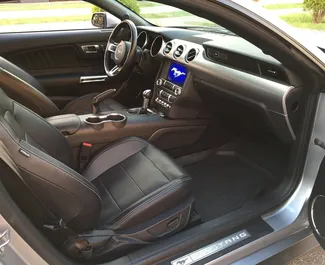 Motore Benzina da 2,3L di Ford Mustang Coupe 2020 per il noleggio a Minsk.