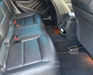 Motore Benzina da 2,5L di Mercedes-Benz CLA250 2018 per il noleggio a Tbilisi.