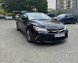 Noleggio Toyota Camry. Auto Comfort, Premium per il noleggio in Georgia ✓ Cauzione di Senza deposito ✓ Opzioni assicurative RCT, FDW, Senza deposito.