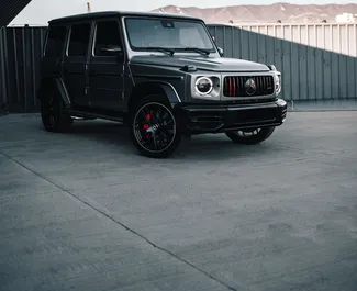 Vista frontale di un noleggio Mercedes-Benz G63 AMG a Tbilisi, Georgia ✓ Auto #14928. ✓ Cambio Automatico TM ✓ 0 recensioni.