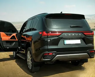 Vista frontale di un noleggio Lexus LX600 a Tbilisi, Georgia ✓ Auto #14927. ✓ Cambio Automatico TM ✓ 0 recensioni.