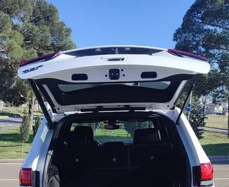 Jeep Grand Cherokee 2020 disponibile per il noleggio a Tbilisi, con limite di chilometraggio di 250 km/giorno.