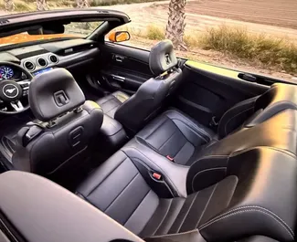 Motore Benzina da L di Ford Mustang Cabrio 2021 per il noleggio ad Alicante.