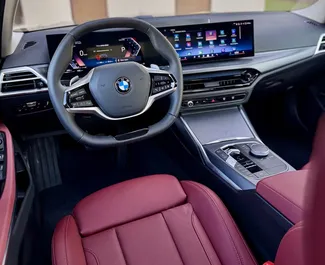 Noleggio auto BMW 320i 2025 negli Emirati Arabi Uniti, con carburante Benzina e 180 cavalli di potenza ➤ A partire da 400 AED al giorno.