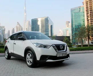 Vista frontale di un noleggio Nissan Kicks a Dubai, Emirati Arabi Uniti ✓ Auto #11420. ✓ Cambio Automatico TM ✓ 0 recensioni.