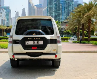 Noleggio auto Mitsubishi Pajero #8733 Automatico a Dubai, dotata di motore 3,0L ➤ Da Romualdo negli Emirati Arabi Uniti.