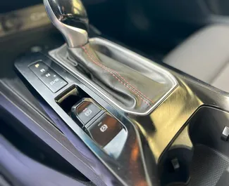 Interni di MG 5/GT in affitto negli Emirati Arabi Uniti. Un'ottima auto da 5 posti con cambio Automatico.