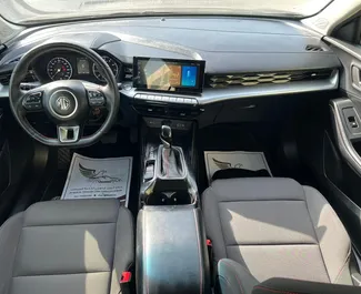 MG 5/GT 2024 con sistema A trazione anteriore, disponibile a Dubai.
