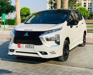 Vista frontale di un noleggio Mitsubishi Xpander a Dubai, Emirati Arabi Uniti ✓ Auto #11417. ✓ Cambio Automatico TM ✓ 0 recensioni.