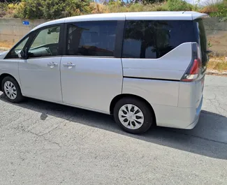 Motore Benzina da 2,0L di Nissan Serena 2022 per il noleggio a Limassol.