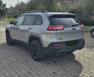 Noleggio Jeep Cherokee. Auto Comfort, SUV, Crossover per il noleggio in Georgia ✓ Cauzione di Deposito di 300 GEL ✓ Opzioni assicurative RCT, CDW, SCDW, Furto, Giovane.