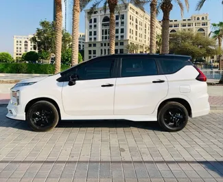 Noleggio auto Mitsubishi Xpander 2026 negli Emirati Arabi Uniti, con carburante Benzina e 103 cavalli di potenza ➤ A partire da 105 AED al giorno.