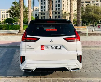 Noleggio Mitsubishi Xpander. Auto Comfort, Monovolume per il noleggio negli Emirati Arabi Uniti ✓ Cauzione di Deposito di 1500 AED ✓ Opzioni assicurative RCT, CDW, SCDW, Passeggeri, Furto.