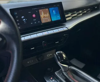 MG 5/GT 2024 disponibile per il noleggio a Dubai, con limite di chilometraggio di illimitato.