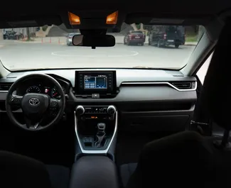 Toyota Rav4 2020 disponibile per il noleggio a Kutaisi, con limite di chilometraggio di illimitato.