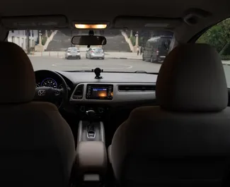 Honda HR-V 2021 disponibile per il noleggio a Kutaisi, con limite di chilometraggio di illimitato.